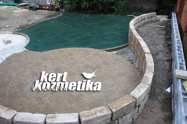 Gumilapos játszó és burkolatok – Gödöllő