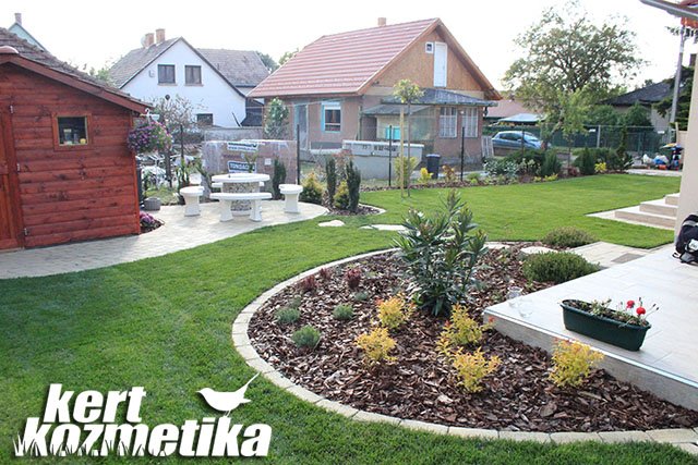 Rákoscsabai kertépítés – rendezett ágyásvonalak és gyep