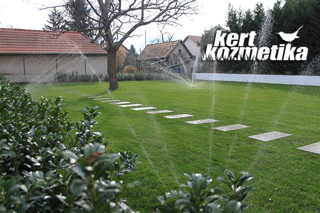 Kertépítés Rákosszentmihályon – nagy, egységes gyepfelület és rendezett keretek