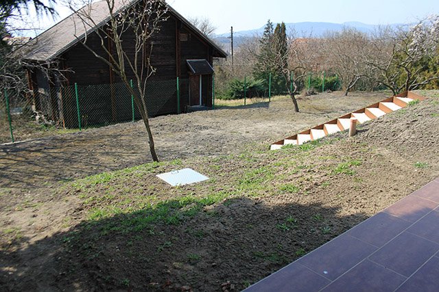 Kiindulási állapot – teraszos kert Szentendrén